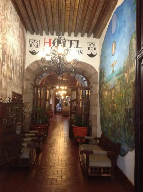 Hotel Los Escudos 5