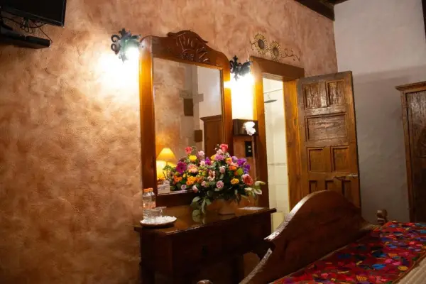 Hotel Los Escudos 6